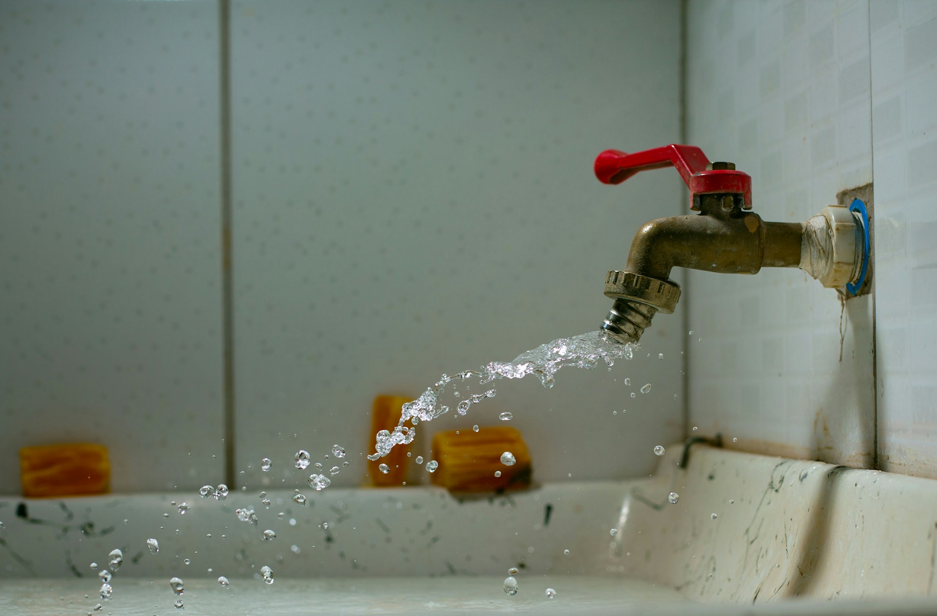 Emergency plumbing — burst pipe repair